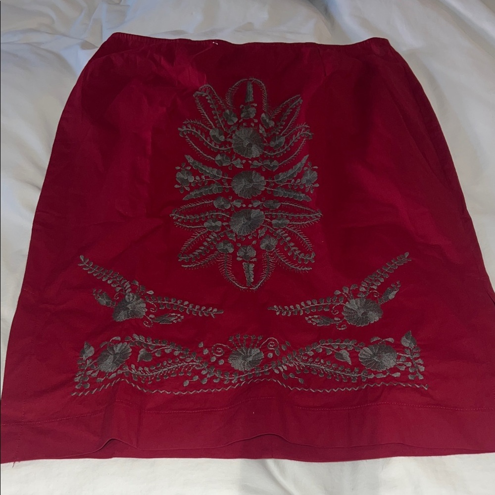 SINGLE skirt size 12 deep rd w grey embroidery nwot